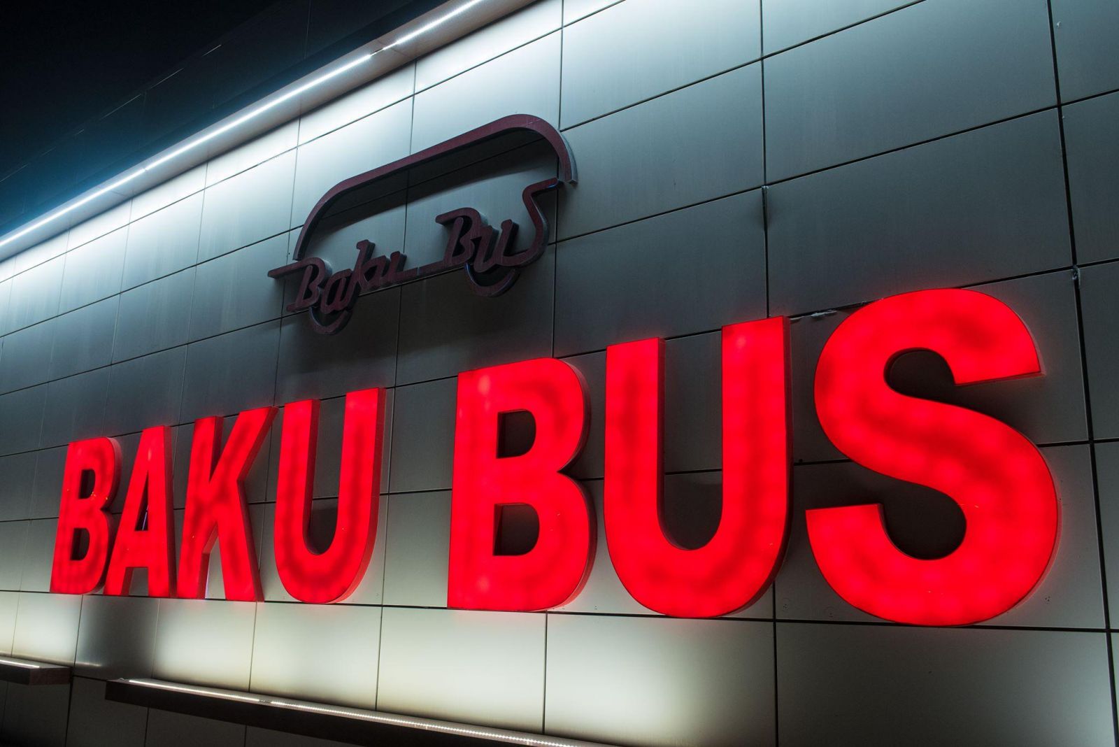 "BakuBus"un avtobusunda yanğın olub - Sərnişinlər təxliyə edilib