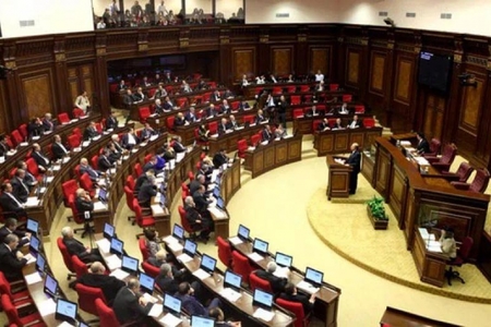 Ermənistan parlamentində görünməmiş hadisə-Azərbaycan və Türkiyəyə dəstək...  
