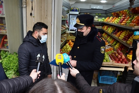 Bakıda qanunsuz küçə ticarətinə qarşı reydlər keçirilir, cərimə olunanlar var - FOTO