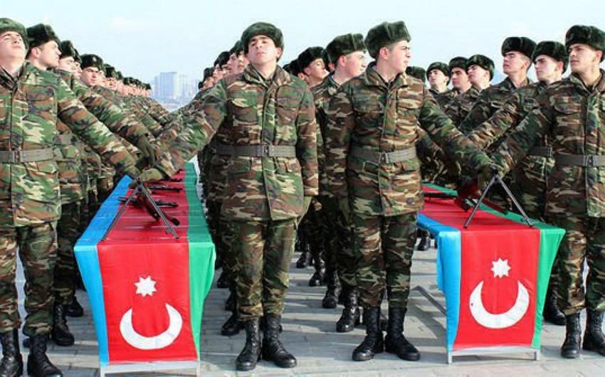 Həqiqi hərbi xidmət hərbi qulluqçularının ehtiyata buraxılması haqqında sərəncam imzalanıb