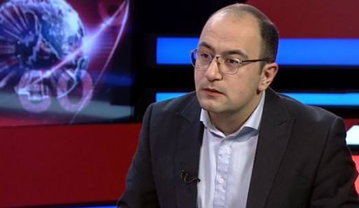 “Siz düşmənin Ermənistan ərazisində polis postu qurması üçün döyüşdünüz” – ERMƏNİ SİYASƏTÇİ PAŞİNYANI “YIXIB-SÜRÜDÜ”