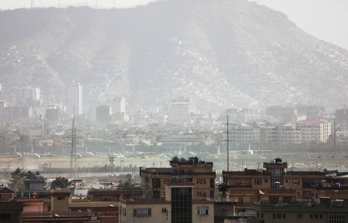 Kabul aeroportu bombalandı