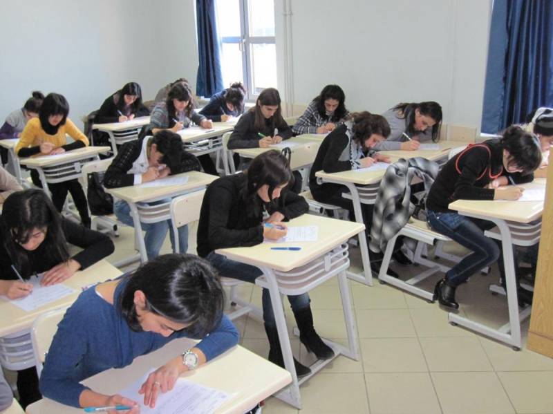 Ali məktəblərə qəbul olunan abituriyentlərin qeydiyyat müddəti uzadıldı
