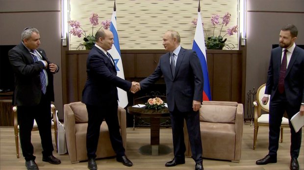 “Putin heç kimi yaxına buraxmır, ona görə də…” – Sirli çantada nələr vardı?