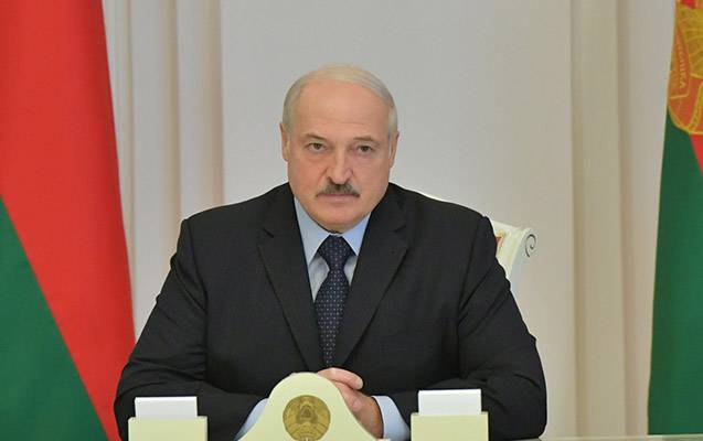 Lukaşenko bu ölkədəki səfiri vəzifəsindən AZAD ETDİ