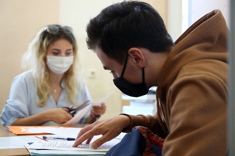 Bu universitetlərdə “COVID pasportu” olmayan tələbələr dərsə BURAXILMIR