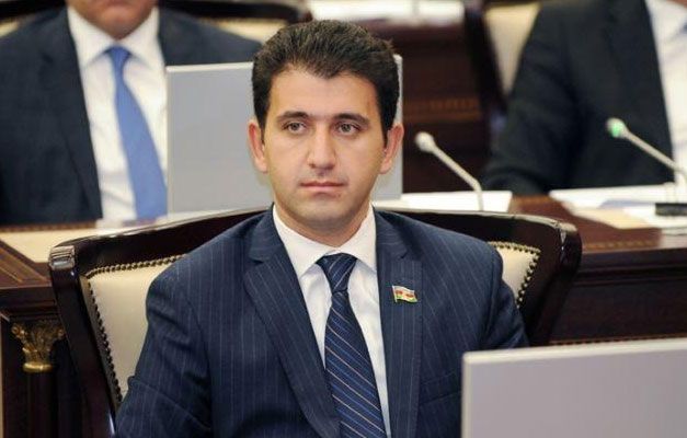 Deputatlar müzakirələrə səbəb olan fotodan danışdı: “Şərfdə əks olunan rənglərin LGBT-yə aidiyyatı yoxdur” - VİDEO