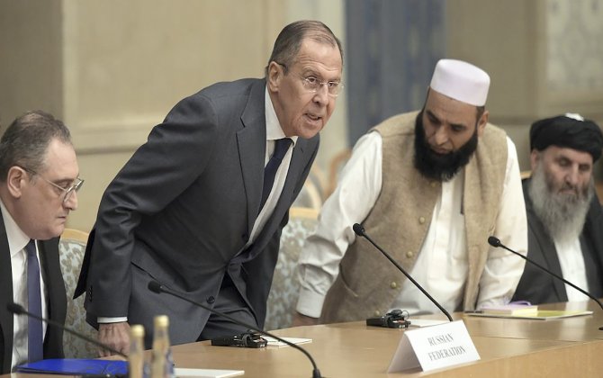 “Bir də ayıldılar ki, “Taliban”ı terrorçu kimi tanıyan Rusiyanın baş diplomatı Lavrov taliblərlə üzbəüz oturub...”