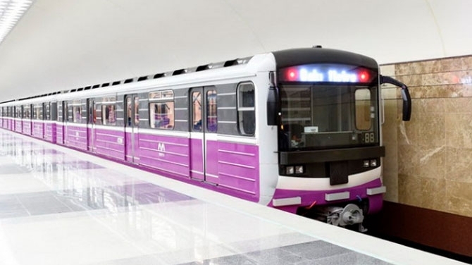 Metroda nasazlıq, sərnişinlər qatardan düşürüldü