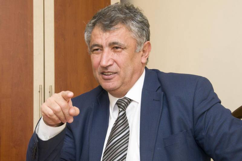 Qəşəm Nəcəfzadənin adı Şuşaya gedən şairlər siyahısından çıxarıldı - ŞOK SƏBƏB