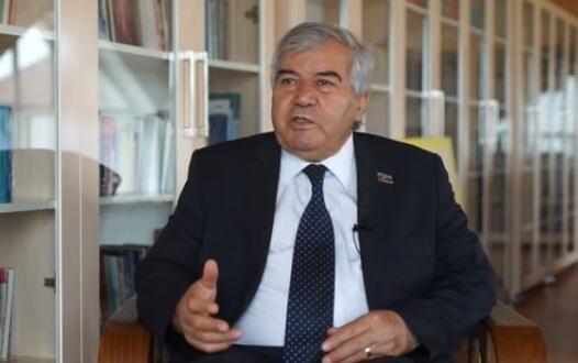 Xalq şairi "diş qıcayanlara" cavab verdi