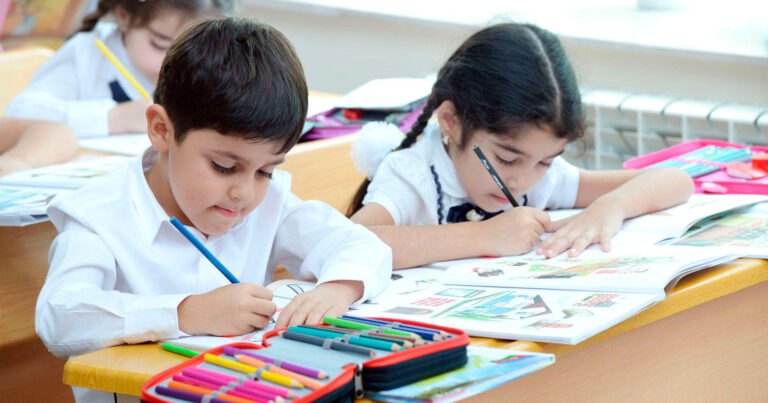 Yeni tədris ili başlayır: Məktəblərdə qaydalar necə olacaq? - VİDEO