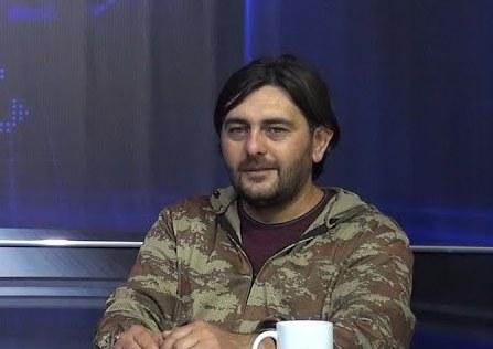Hərbi jurnalist: “Müdafiə Nazirliyi məlumatı operativ şəkildə yaymalıdır”