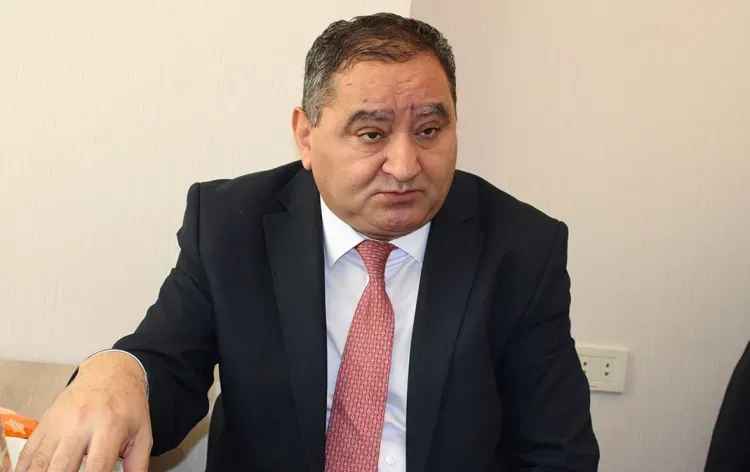 "Elm və Təhsil Nazirliyi imtahan keçirə bilmir" - Etibar Əliyev