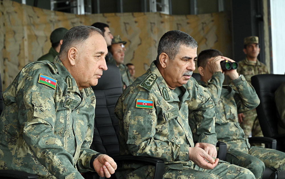 Azərbaycan Ordusunda döyüş atışlı taktiki təlim keçirilib (FOTO/VİDEO)