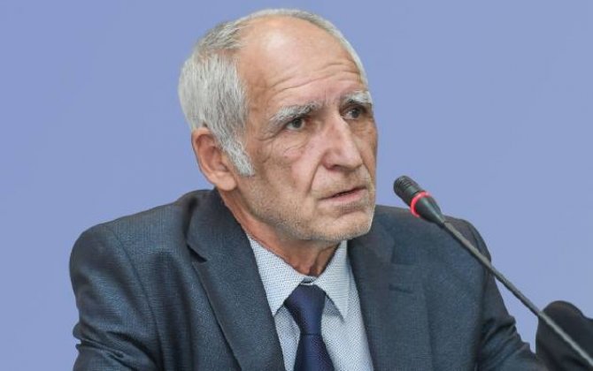“Repetitorluq – labirintdən çıxara bilmədiyimiz məşğulluq...” - Nadir İsrafilov