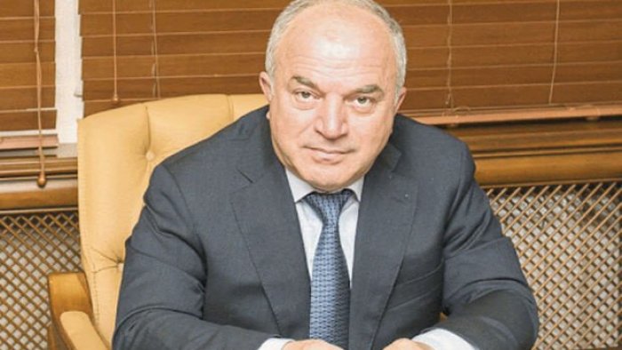 “Azvirt”in rəhbəri Kamil Əliyevin özünə işıqfor qoydurduğu iddiası ilə bağlı şirkətdən AÇIQLAMA