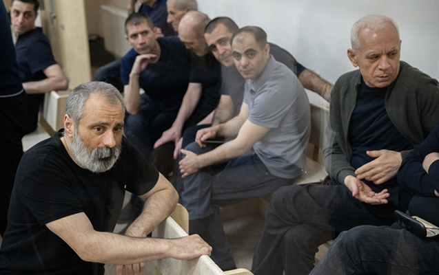 “Atam və qardaşlarımın başlarını kəsiblər” - Məhkəmə+Fotolar