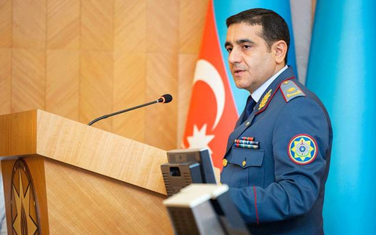 "Boynumda yırtıq olduğu üçün işdən azad edildim" - İsmayıl Hüseynov