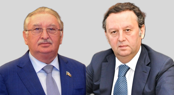 ƏHMƏD VƏLİYEVİN YENİ HƏDƏFİ… - Samir Vəliyevi YAP-ın böyük tədbirlərində başa çəkməyə başlayıblar...