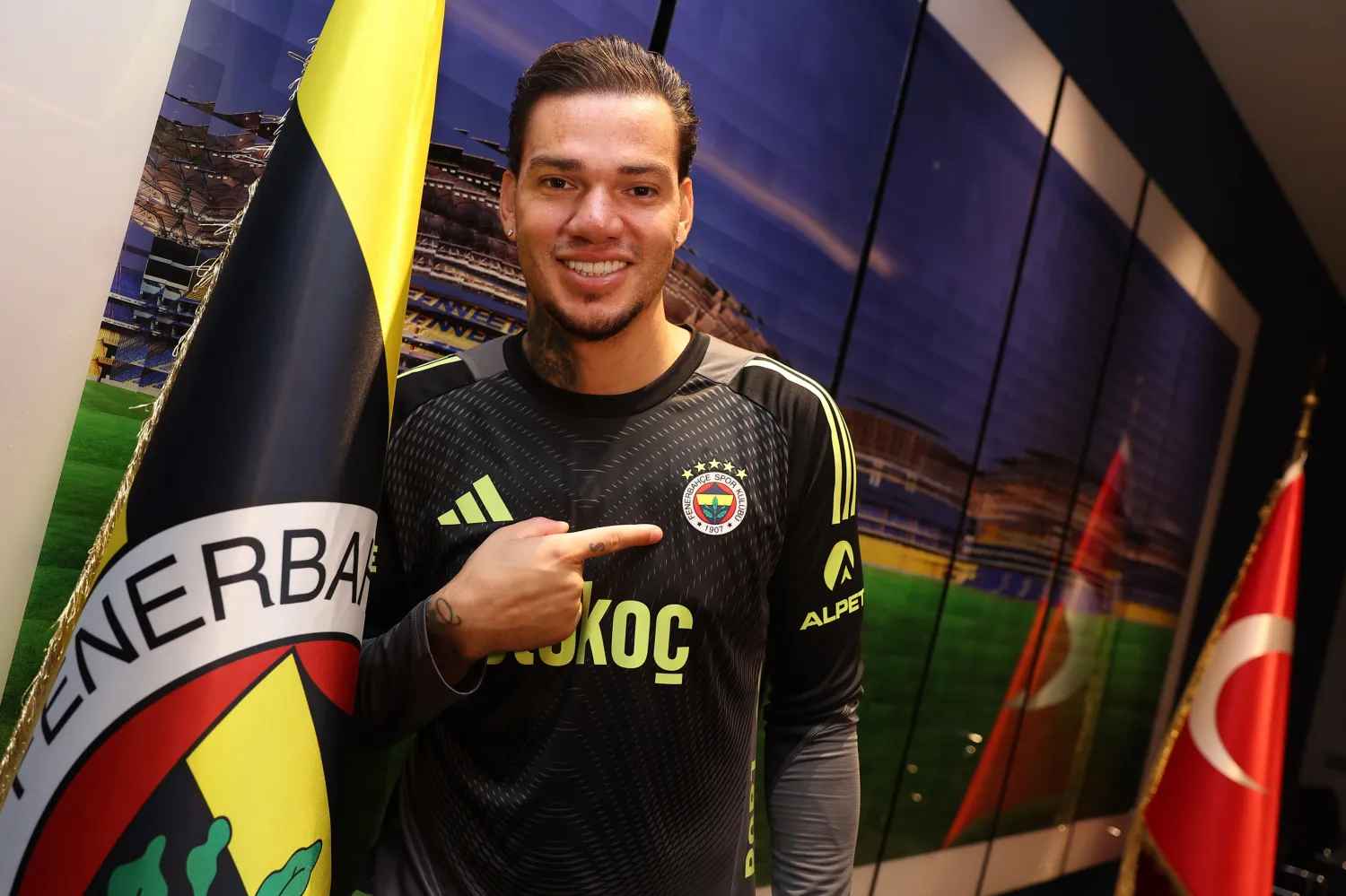 Ederson “Mançester Siti”dən “Fənərbağça”ya keçidi barədə danışıb