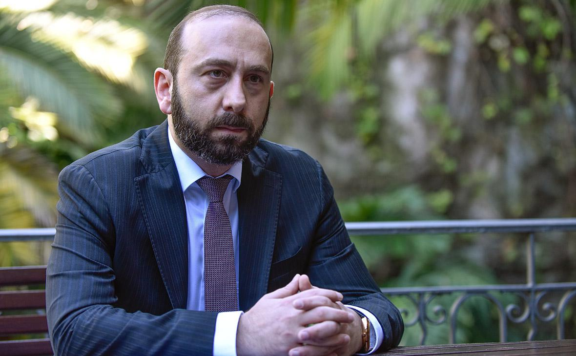 "Bakı ilə İrəvan yekun sülh sazişinin imzalanması məsələsini müzakirə edirlər"