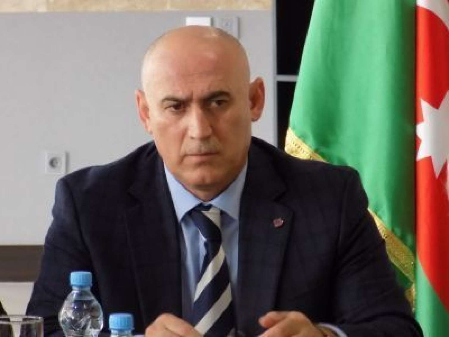 “Faciədir! Bu rəzil durumdan necə çıxaq?..”