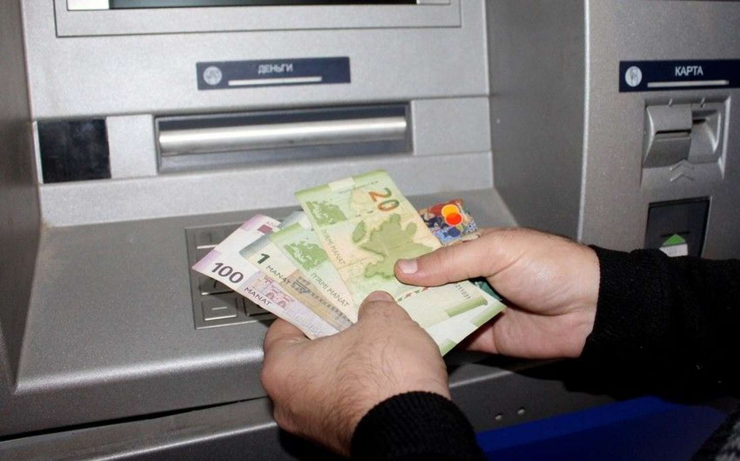 Bu şəxslərin maaşı 1971 manat OLDU