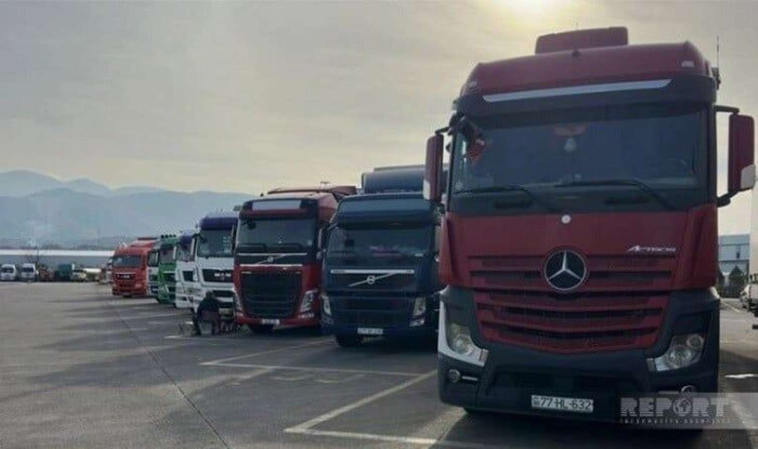 Gürcüstanda saxlanılan TIR-larımızla bağlı - RƏSMİ AÇIQLAMA