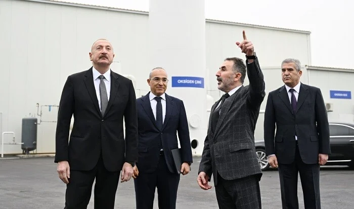 İlham Əliyev mineral daş yunu zavodunun açılışında...