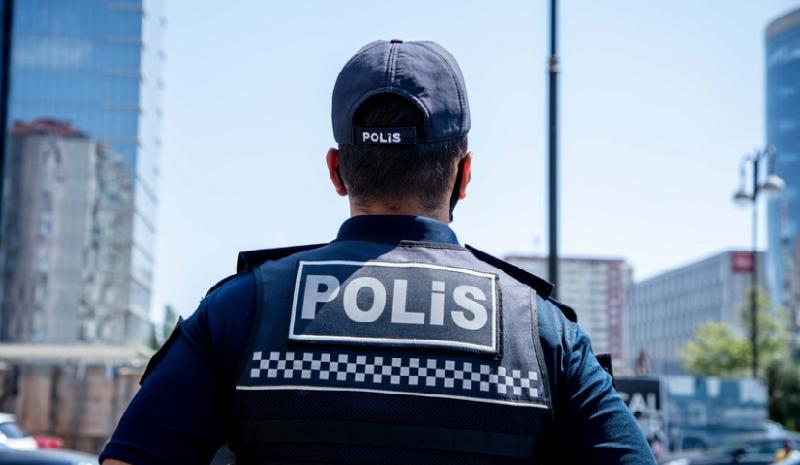 Polis Bakıda ev və mağazalardan silsilə oğurluq edən şəxsi saxladı