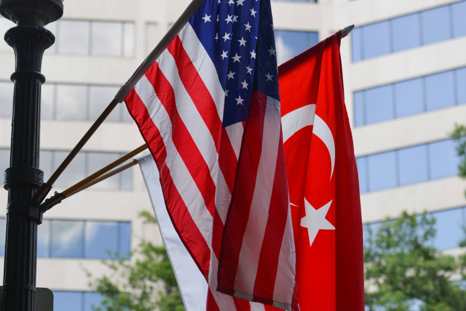 Diplomat: "ABŞ Türkiyənin qarşısına şərtlər qoyub"