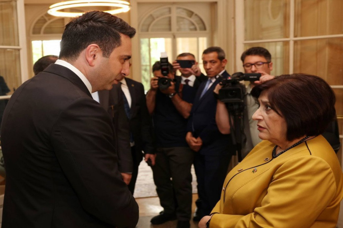 Simonyan Azərbaycan tərəfi ilə görüşlərə hazır olduğunu bildirib