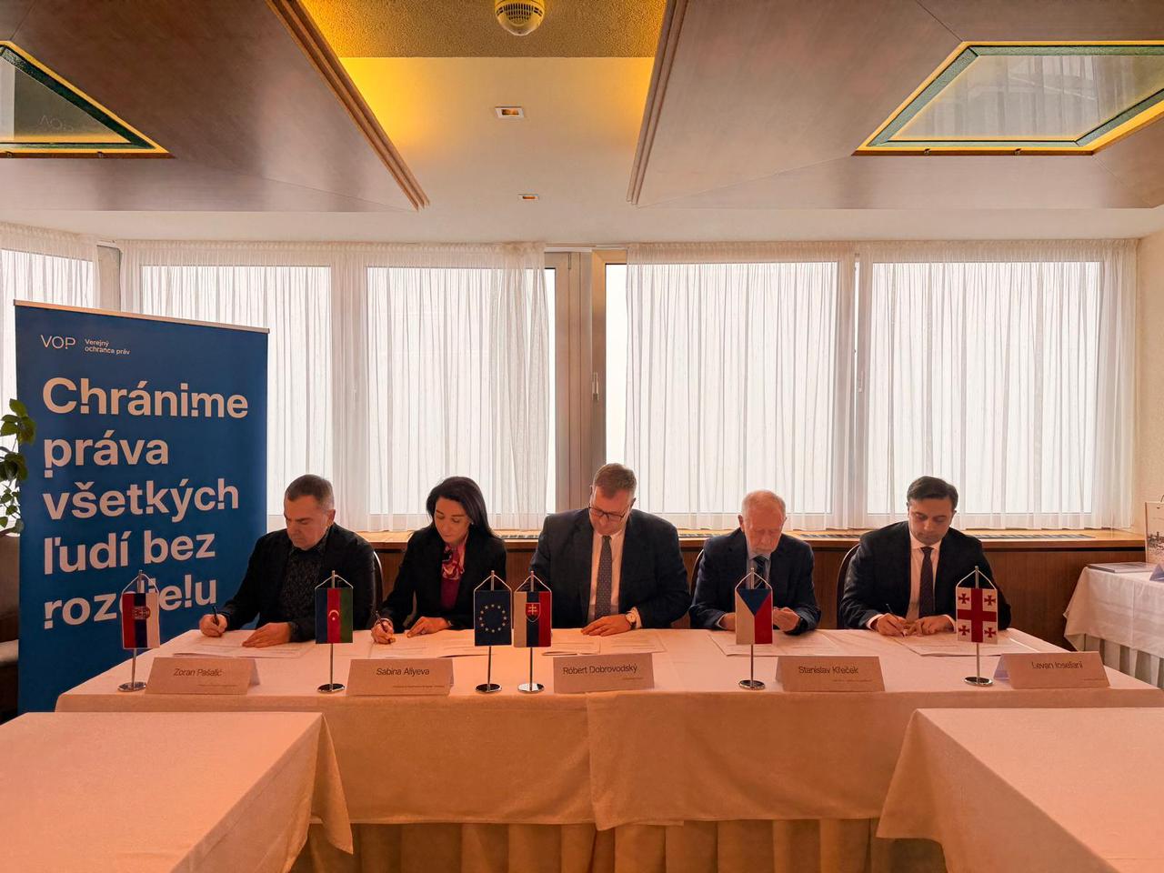 Ombudsman Səbinə Əliyeva Slovakiyada Ombudsmanların Beynəlxalq Sammitində iştirak edib