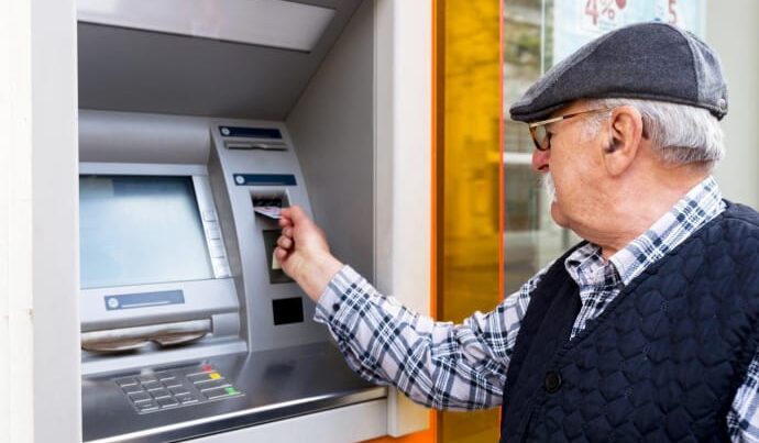 DİQQƏT: Bank kredit kartı limitini icazəsiz artırsa, mütləq bunu edin...