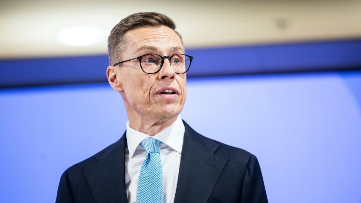 Finlandiya Prezidenti gözlənilmədən Ukrayna ilə bağlı sammitə gedib