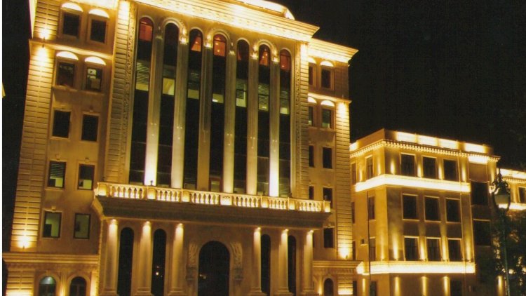 Yeni icra başçısı müavinini işdən çıxardı
