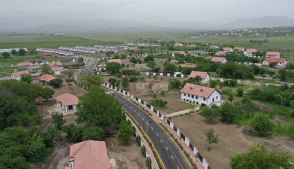 Sos kəndinə 21 ailə yola salındı