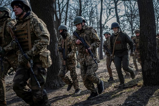 Zelenski sülh müqaviləsi imzalandıqdan sonra səfərbərlikdən danışıb