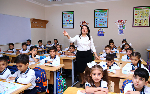 Bu müəllimlərin maaşlarına əlavələrə 212 milyon ayrıldı