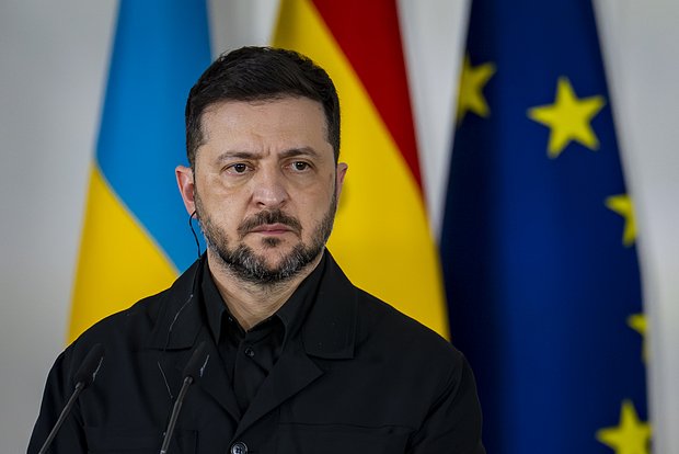Zelenski Rusiyanın Ukraynaya qarşı kütləvi hücuma hazırlaşdığı barədə xəbərdarlıq etdi