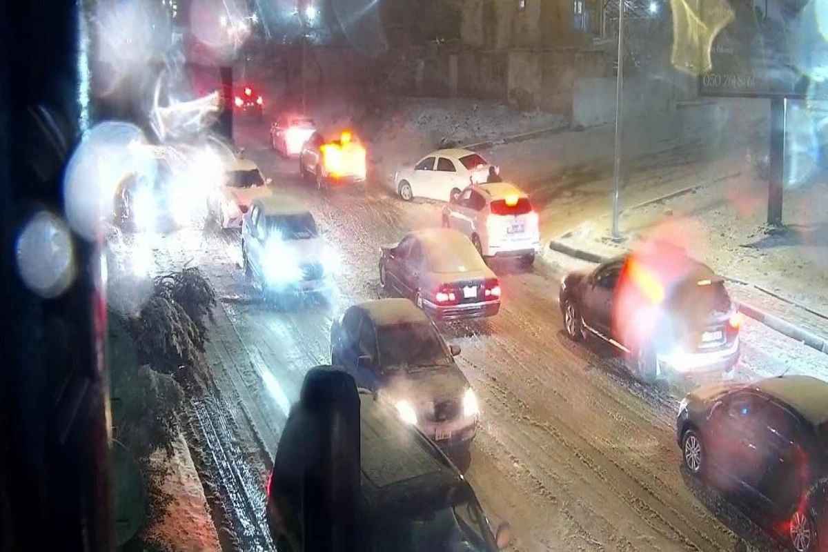 Bakıda yollar buz bağlayacaq - XƏBƏRDARLIQ
