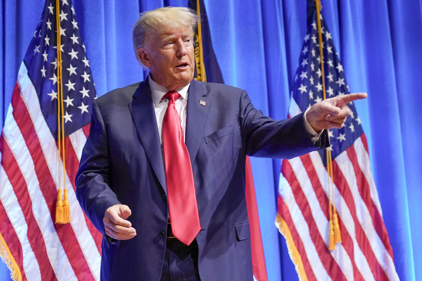 Donald Trampı impiçment gözləyirmi?
