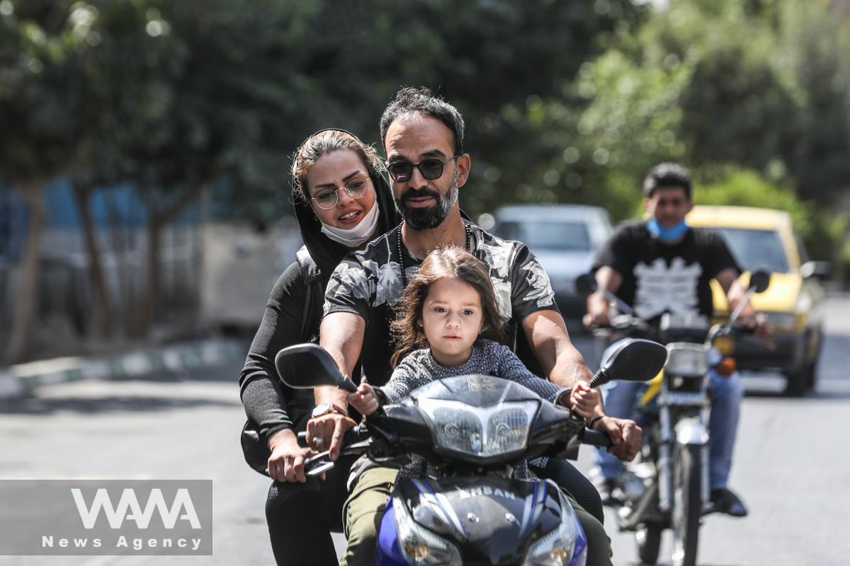 İranda qadınlara motosiklet sürməyə icazə verilib