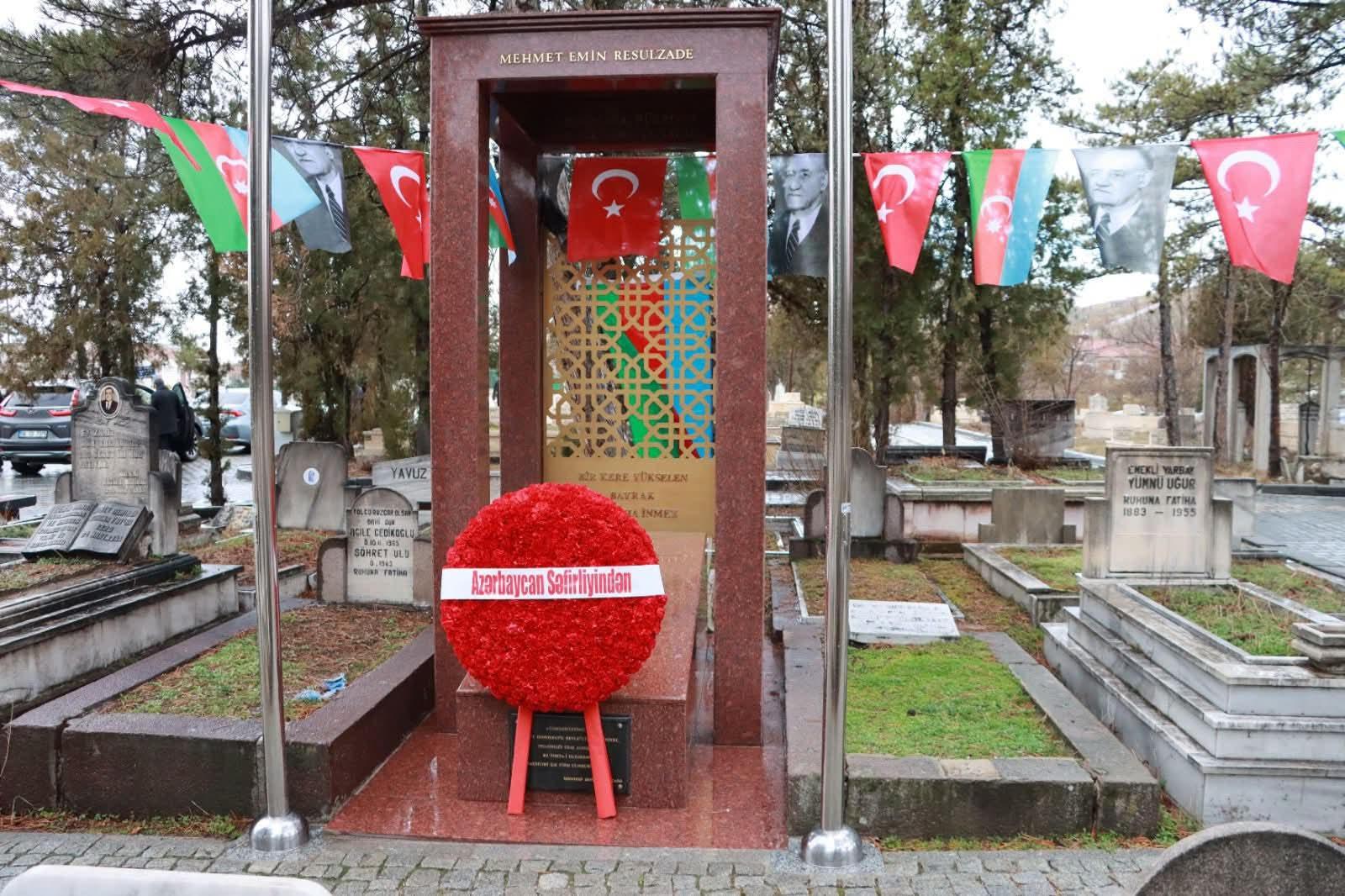 Azərbaycanın Türkiyədəki səfirliyi Rəsulzadəni anıb - FOTOLAR