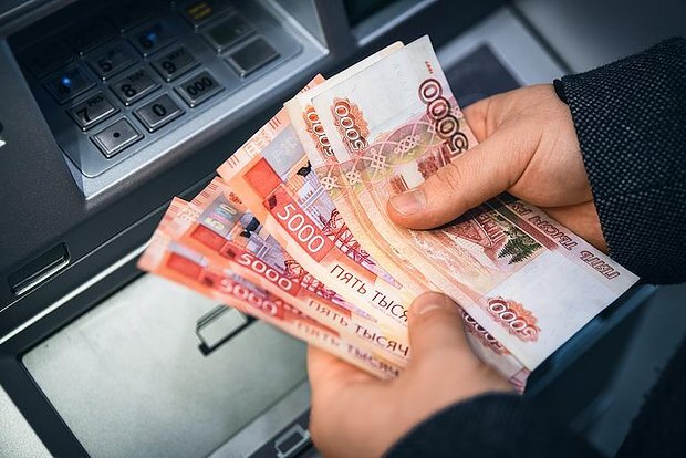 Rusiya bankları çökür: Böhranın başladığı elan edildi