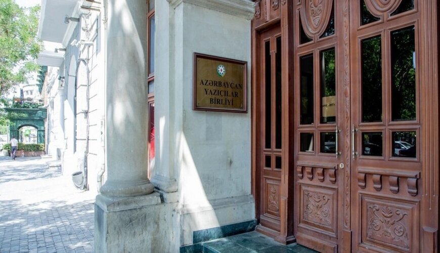 30 illik vəzifəsini itirdi - FOTO