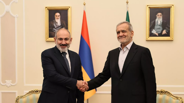 Paşinyan Pezeşkianı təbrik etdi