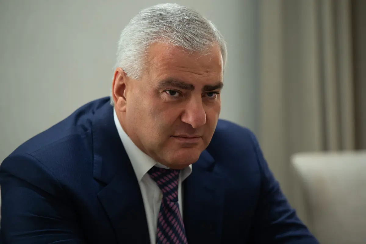 Karapetyan "Güclü Ermənistan" partiyasının Baş nazir namizədi seçilib