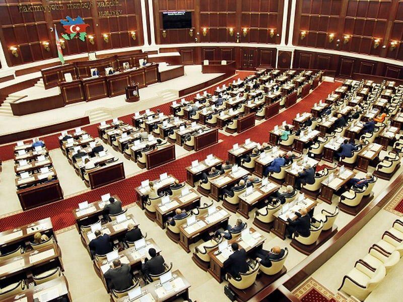 Milli Məclis bələdiyyələrlə bağlı hesabatı təsdiq etdi